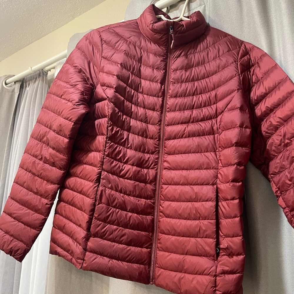 32 Degrees Women's Burgundy Puffer Jacket
